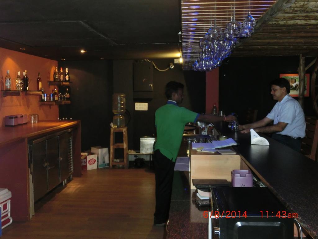 Hotel Thulashi Park Chennai Exteriör bild