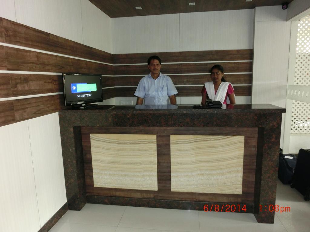 Hotel Thulashi Park Chennai Exteriör bild